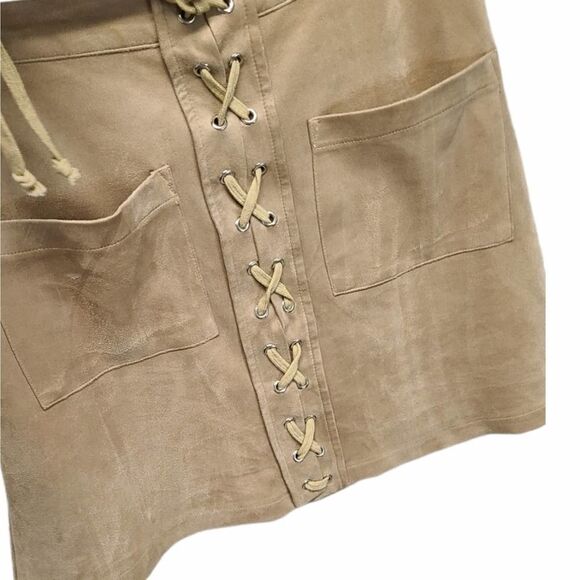 Lace Up Faux‎ Suede Mini Skirt Size Medium - Picture 2 of 8